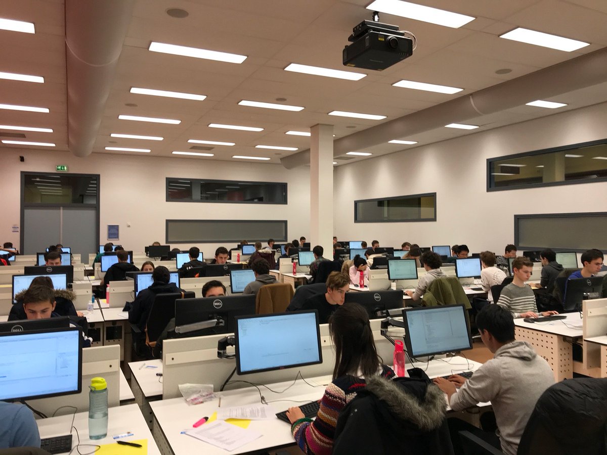 azaidman's tweet image. Some 500 1st year CS students @tudelft hard at work on a 3 hour programming assignment for their final exam. #exams #objectorientedprogramming #OOProgramming #Java
