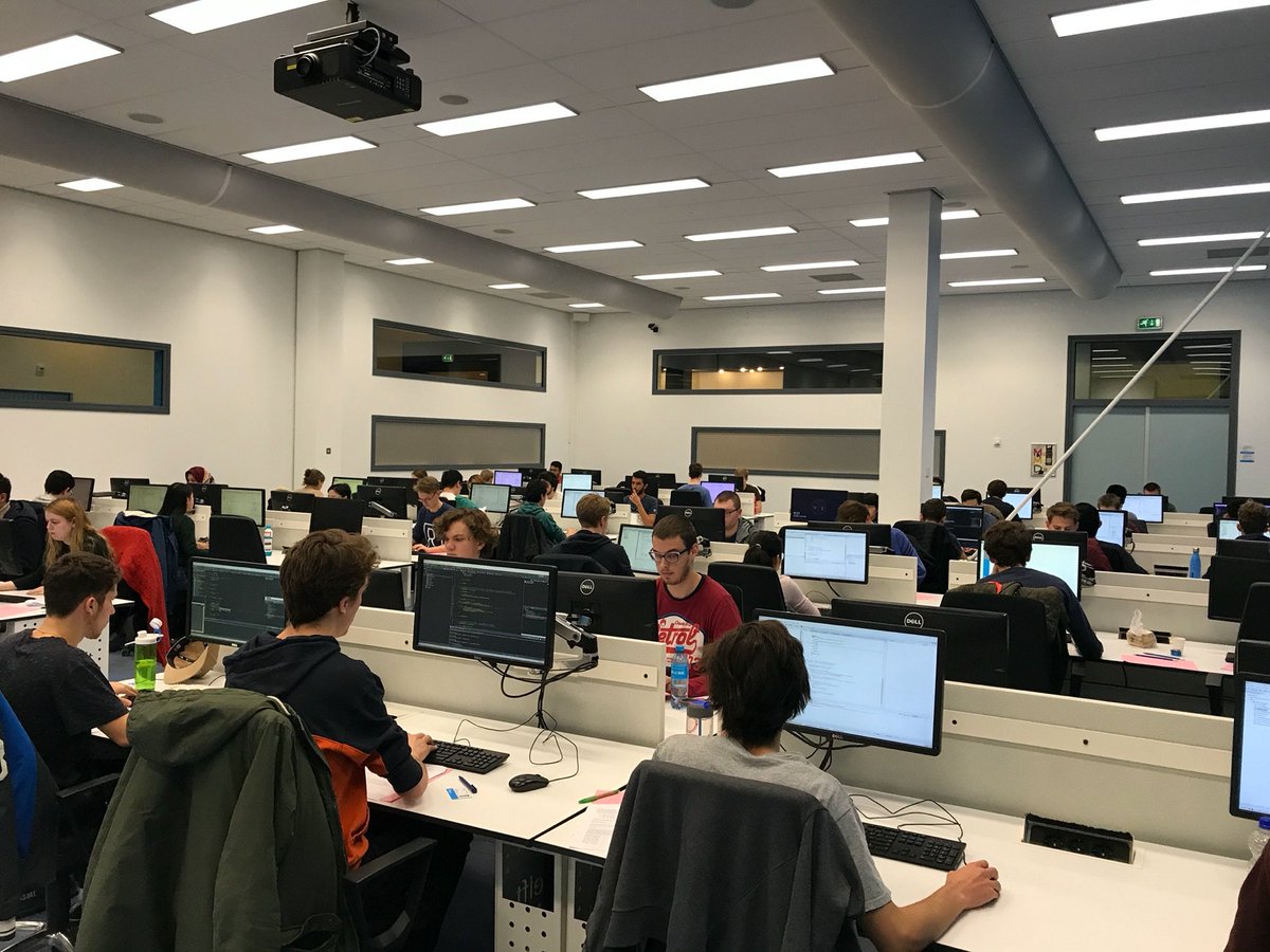 azaidman's tweet image. Some 500 1st year CS students @tudelft hard at work on a 3 hour programming assignment for their final exam. #exams #objectorientedprogramming #OOProgramming #Java