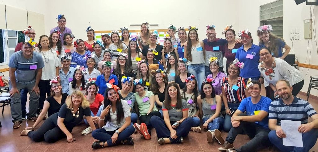 Así es lindo comenzar este martes: "44 estudiantes terminaron de cursar y aprobaron el profesorado de educacion primaria" #colegas #ISFD #Normal4 #Oberá 

Felicitaciones juventud misionera que eligió estudiar en la educación pública! Exitos! <a href="/udpm_misiones/">UDPM</a> <a href="/ADOMIS_Misiones/">ADOMIS_Misiones</a>