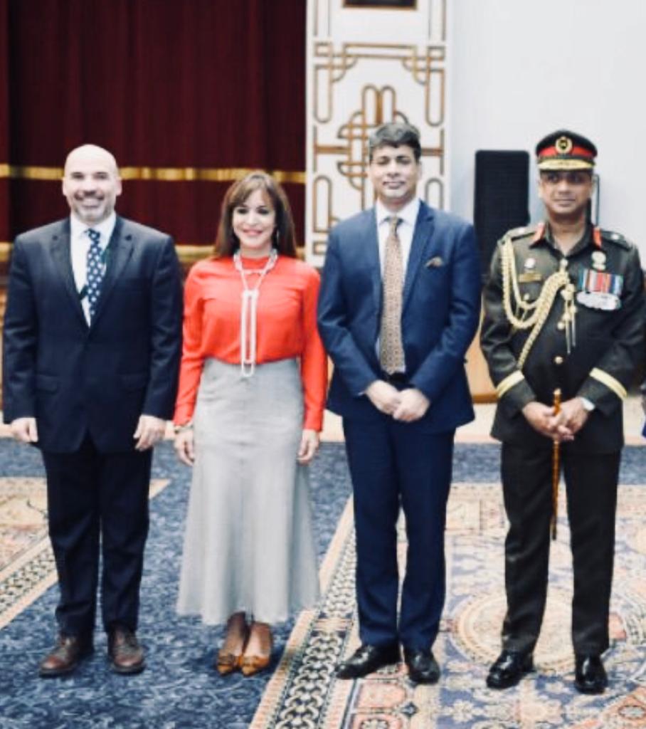 #5Nov #EnFotos 📸 Embajadora <a href="/GodoyCoromoto/">Joselín coromoto Godoy</a> presentó Credenciales al Pdte. de #Bangladesh S.E. Abdul Hamid, quien envió un mensaje de #amistad y #solidaridad al Pdte. <a href="/NicolasMaduro/">Nicolás Maduro</a> y al Pueblo de #Venezuela <a href="/Mippcivzla/">mippci</a> @CancilleriaVE <a href="/laradiodelsur/">La Radio del Sur</a> <a href="/VTVcanal8/">VTV CANAL 8</a> <a href="/jaarreaza/">Jorge Arreaza M</a>