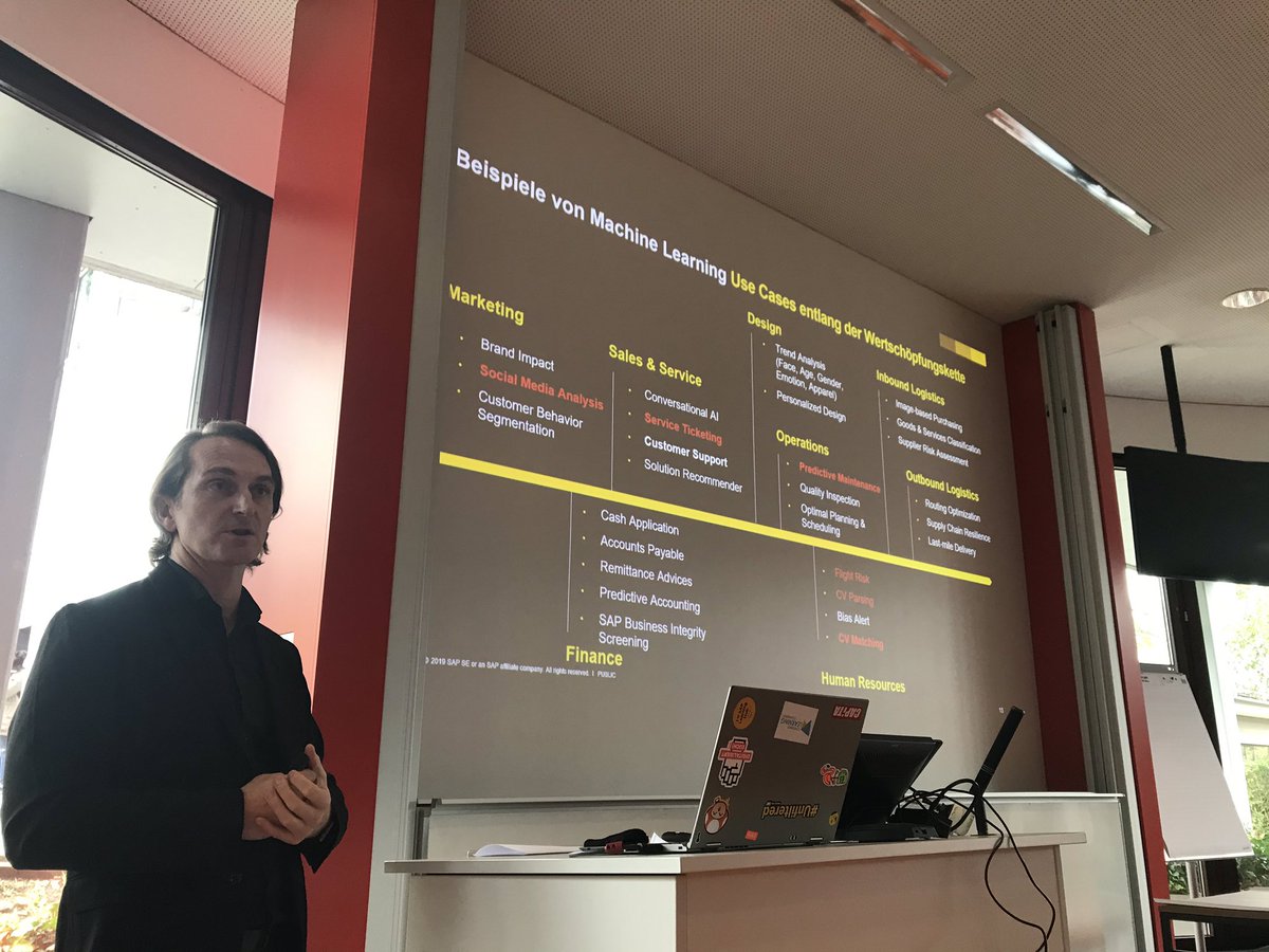 JansnetSocial's tweet photo. #usecases für #ki unterstützte Lösungen zeigt @ThomasJenewein heute an der Hochschule Pforzheim. 

#businessmeetsscience #cl2025 #ai #learning #MachineLearning https://t.co/pUvRV8vZRd