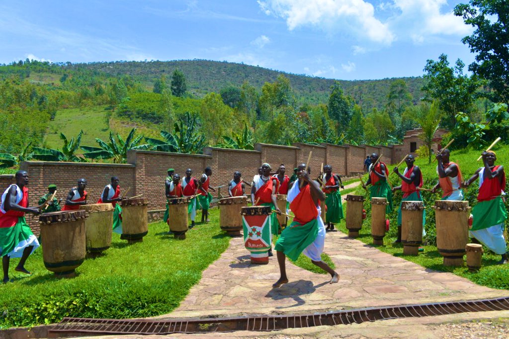 NtareHouse's tweet photo. #Burundi Début à @Gitega d’une Retraite gouvernementale de deux jours sous la houlette du Chef de l’Etat S.E @pnkurunziza, à laquelle sont conviés les Membres du @BurundiGov et tous les Hauts Cadres de l'Etat servant dans les Institutions étatiques et para-étatiques. https://t.co/kbiZfYnqWi