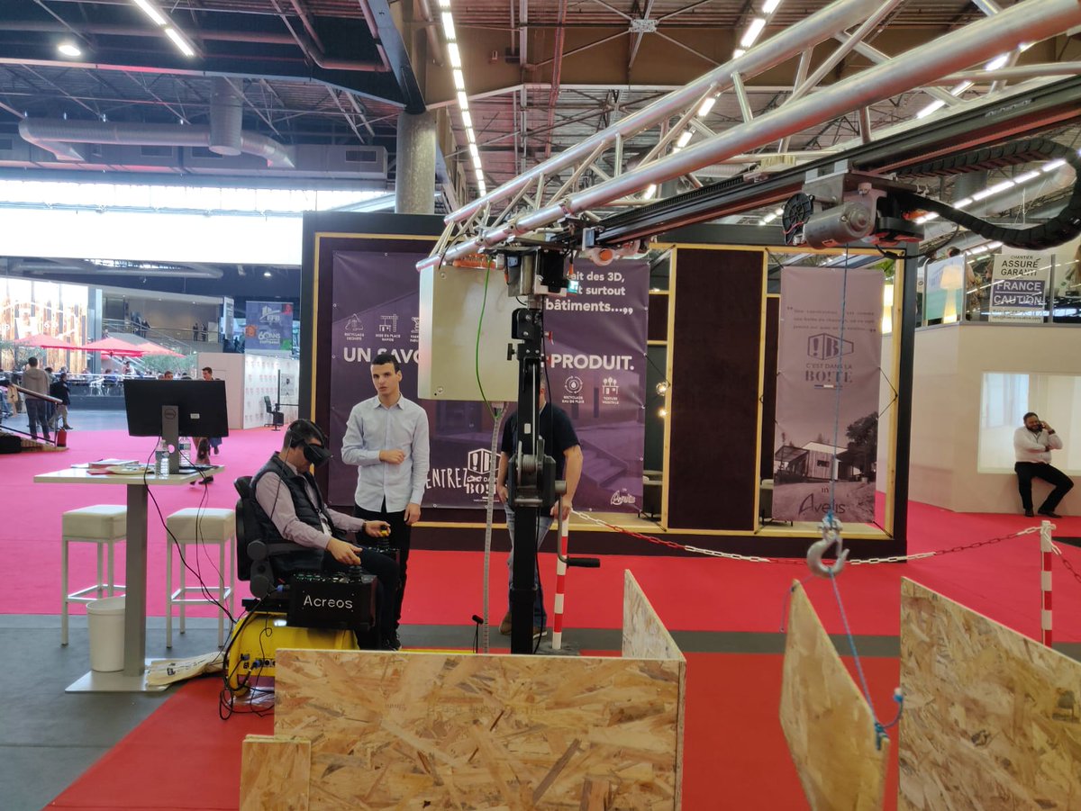 Construction4_0's tweet image. Sur #batimat2019, les équipes de la Chaire Construction 4.0 vous attendent nombreux pour tester notre grue connectée sur le stand du chantier du futur. Rdv au M31 HALL 6