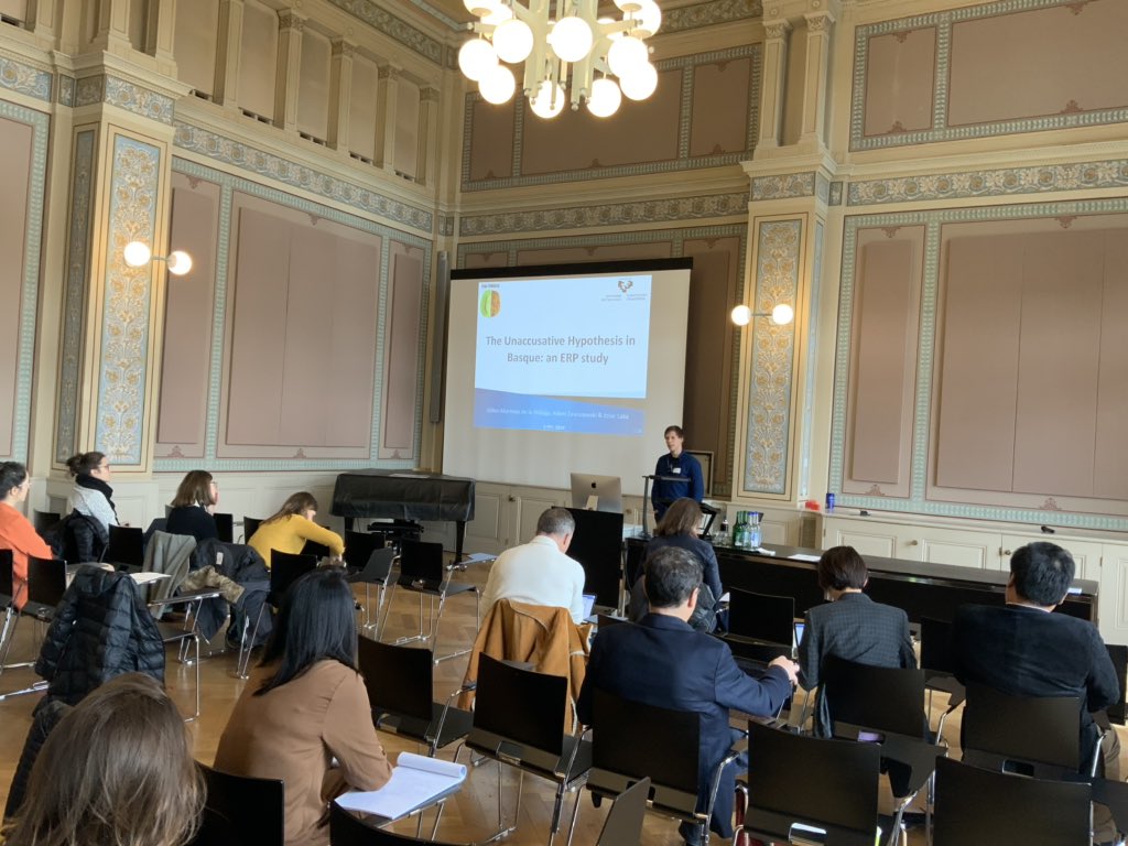 kepa_erdozia's tweet photo. Gillen Martinez de la Hidalga (@gogoelebiduna, @upvehu) presenting his work in collaboration with Adam Zawiszewski and @laka_itziar) at the #XPPL https://t.co/ix2eYWW2zU