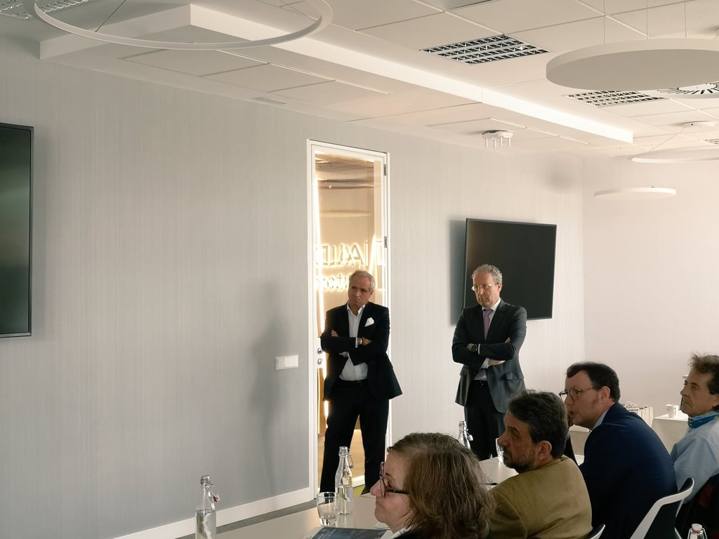 AyvensES's tweet photo. Pedro Malla, director general de #ALDAutomotive España y Antonio Cruz, subdirector general del área Comercial y de Marketing, responden a las preguntas de los periodistas tras la rueda de prensa sobre #ALDCarsharing https://t.co/li6T1utgTD