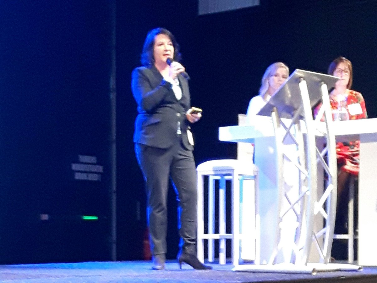 "Het komende jaar staat in het teken van samenwerken', zegt Bianca Rootsaert. Zij presenteert het jaarplan 2020, dat vervolgens door de leden wordt goedgekeurd.