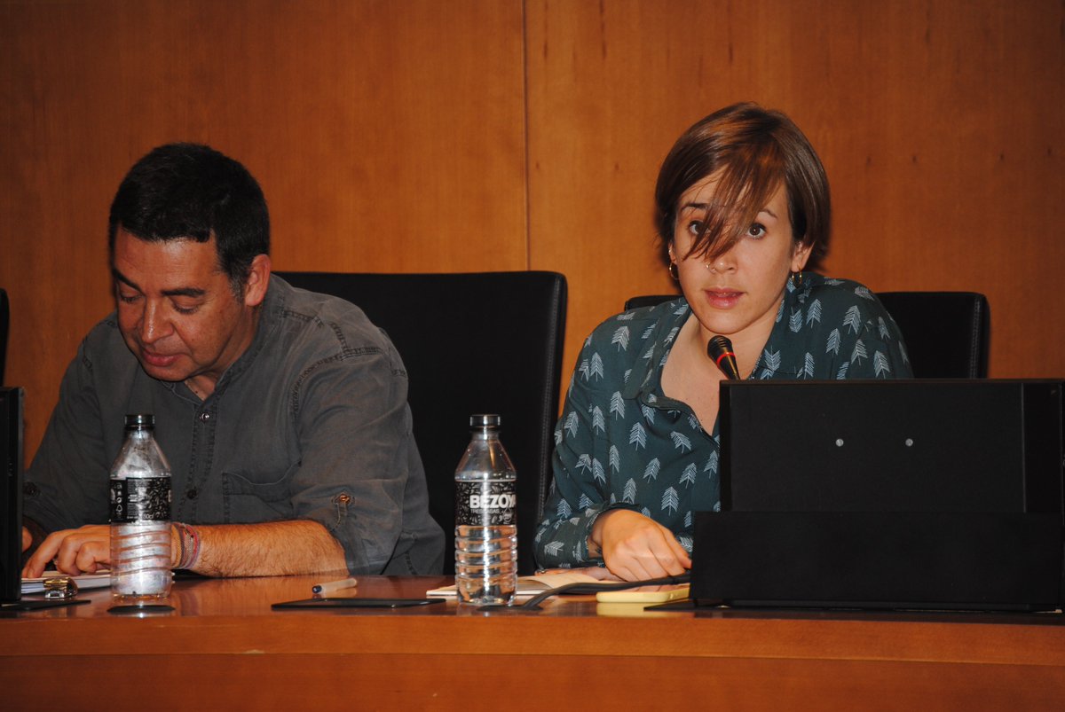 Red_HURIAGE's tweet photo. Turno ahora para la presentación de comuniaciones sobre Planes de #DDHH.
Relatora: Helena Castellà Duran.
#VICongresoDDHH https://t.co/BX2fKqu5Kf