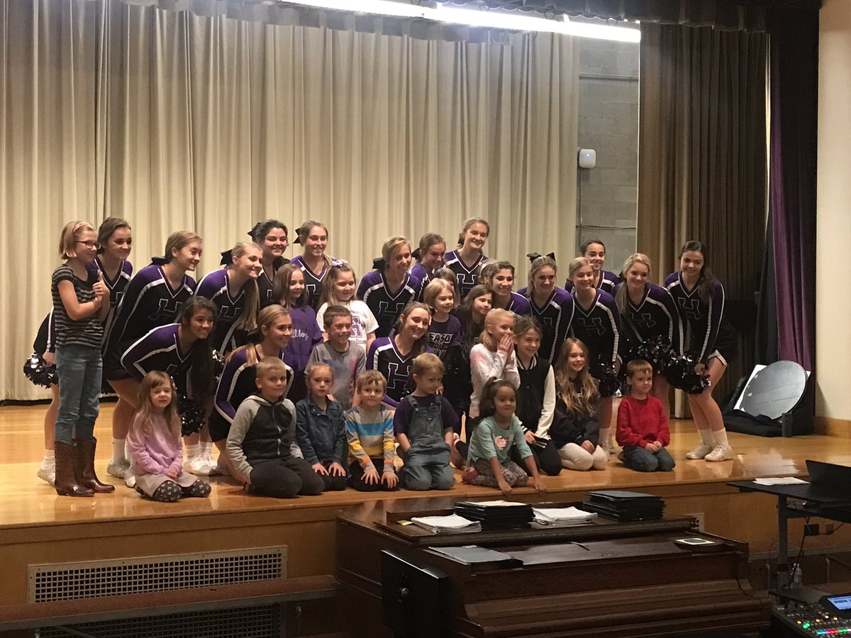 Thank you to our amazing Hamburg Cheerleaders for celebrating Synergy with us at our last Top Dog Assembly. You are a great example of this habit. Go Bulldogs 💜