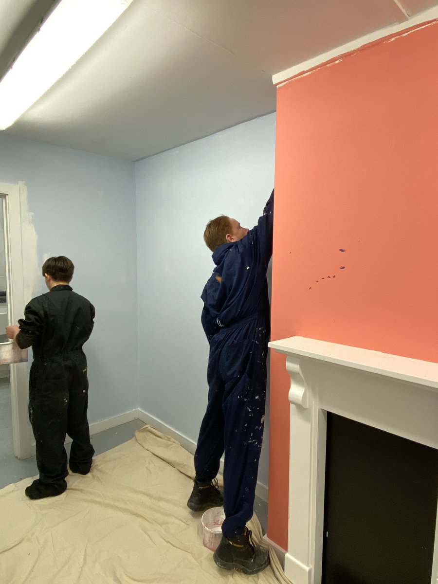 PCheal25's tweet photo. Yet another course underway @MidKentCollege. @TheRowansAP College group really enjoyed it and are looking forward to Friday! #PaintAndDecorating #AnotherTrade https://t.co/0yMCZTwAs4