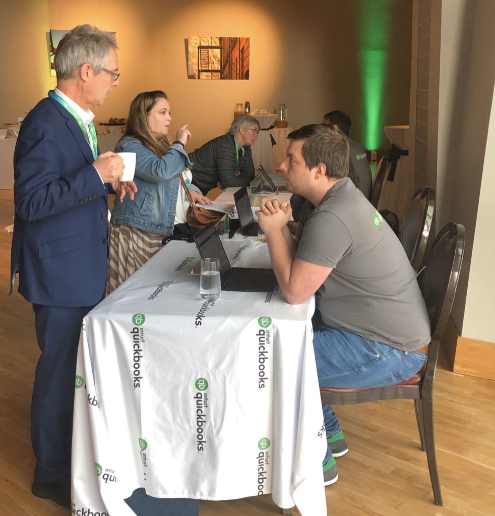 jaime_close's tweet photo. #QBteam demos our latest time-saving product updates to #accountants @ #QBGetConnected SmartScan, Mileage tracking, Receipt capture &amp; Advanced Payroll @QuickBooksUK https://t.co/6STzrPDb3N