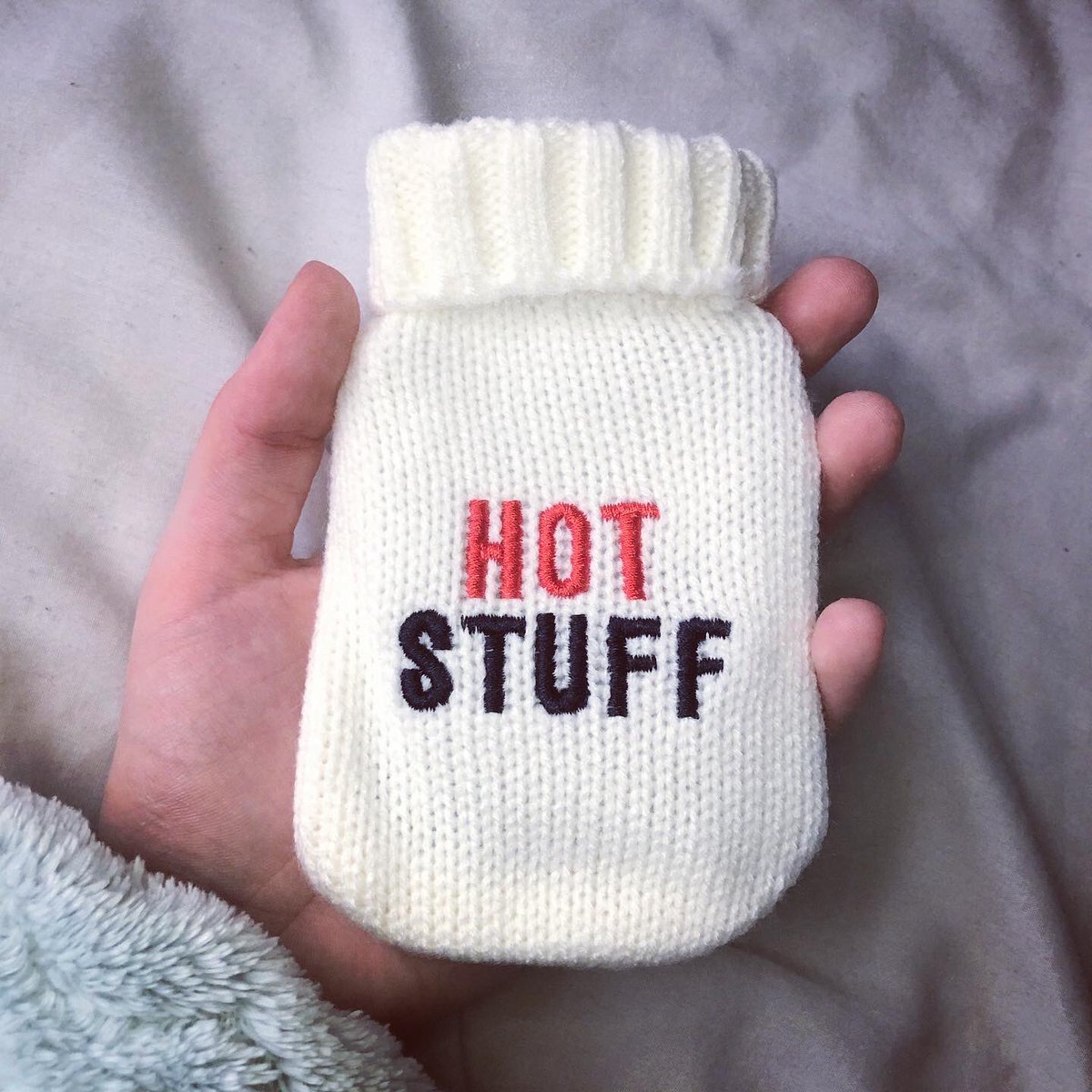 sammijo94's tweet image. thank you @Dribb for my early birthday presents! 🎁

Larry the stress Llama and a cute as anything hand warmer! 🦙🥰

#thankyou #calmallama #pressies