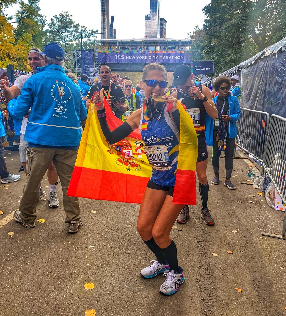 karolinagar's tweet image. Del infierno al cielo!!!
La carrera más bonita de mi vida...el camino más largo y duro.
No fue mi mejor marca, pero viniendo de donde vengo, estando donde estaba...
Lo más importante ¡¡terminada y disfrutada!!!