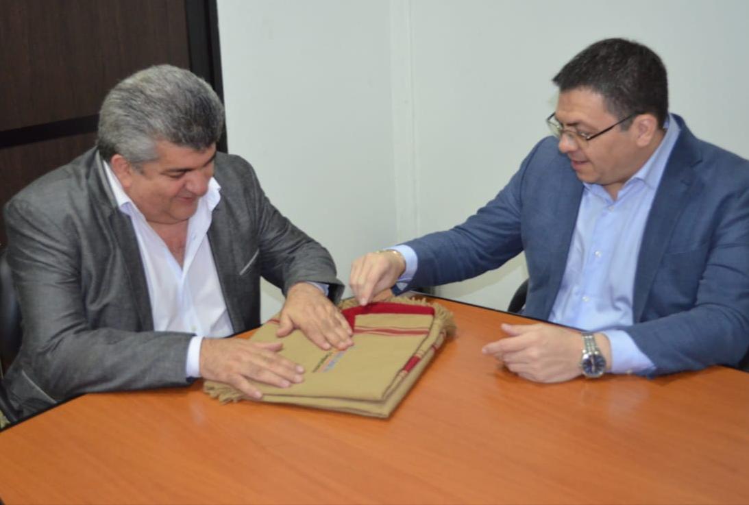 ArielGarciaUCR's tweet photo. 👉 #BuenMartes en la ciudad de #Monteros seguimos el camino por fortalecer la #UniónNacional en la nueva gestión que emprende el amigo intendente #PanchoSerra 🤝
#EstamosConVos ✔
#TucumánEstaPrimero 👍 https://t.co/qZfiyyv7po
