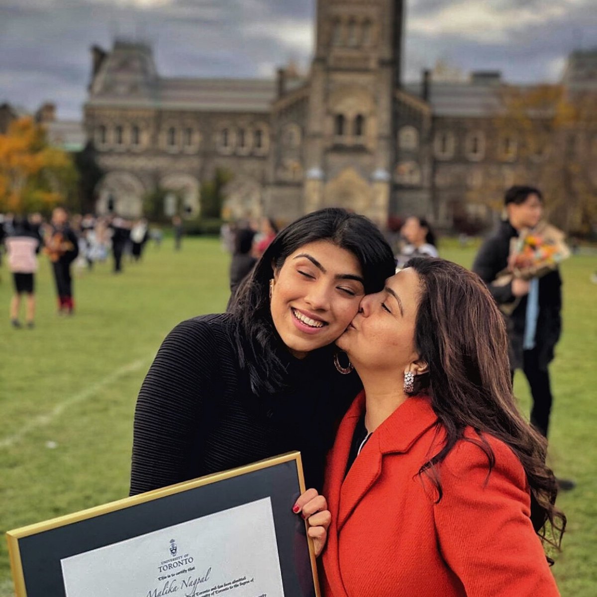 UTM's tweet photo. #UofTGrad19 ๐
Convocation is a monumental moment; it is a time to reflect on the trials, tribulations and #memories @uoft.
Malika Nagpal shares a #LetterToMyFirstYearSelf by reflecting on the path that lead her to convocation. Congratulations to all graduating #UofT students. https://t.co/nlZfWNrI7Y