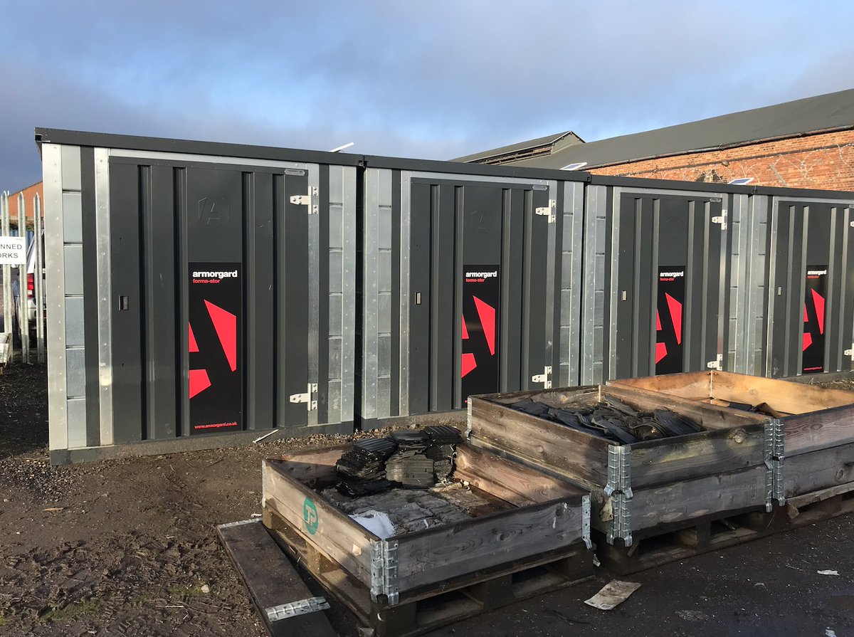 SelectequipLtd's tweet photo. Some great shots of the Armorgard Forma-Stor, which we have supplied to the Northampton Rail Depot!
Click through to discover our favourite Forma-Stor features
#SiteSetUp #FormaStor #SiteStorage #SecureStorage #Armorgard #StorageVaults #Portable #Modular https://t.co/xcg350OzuZ