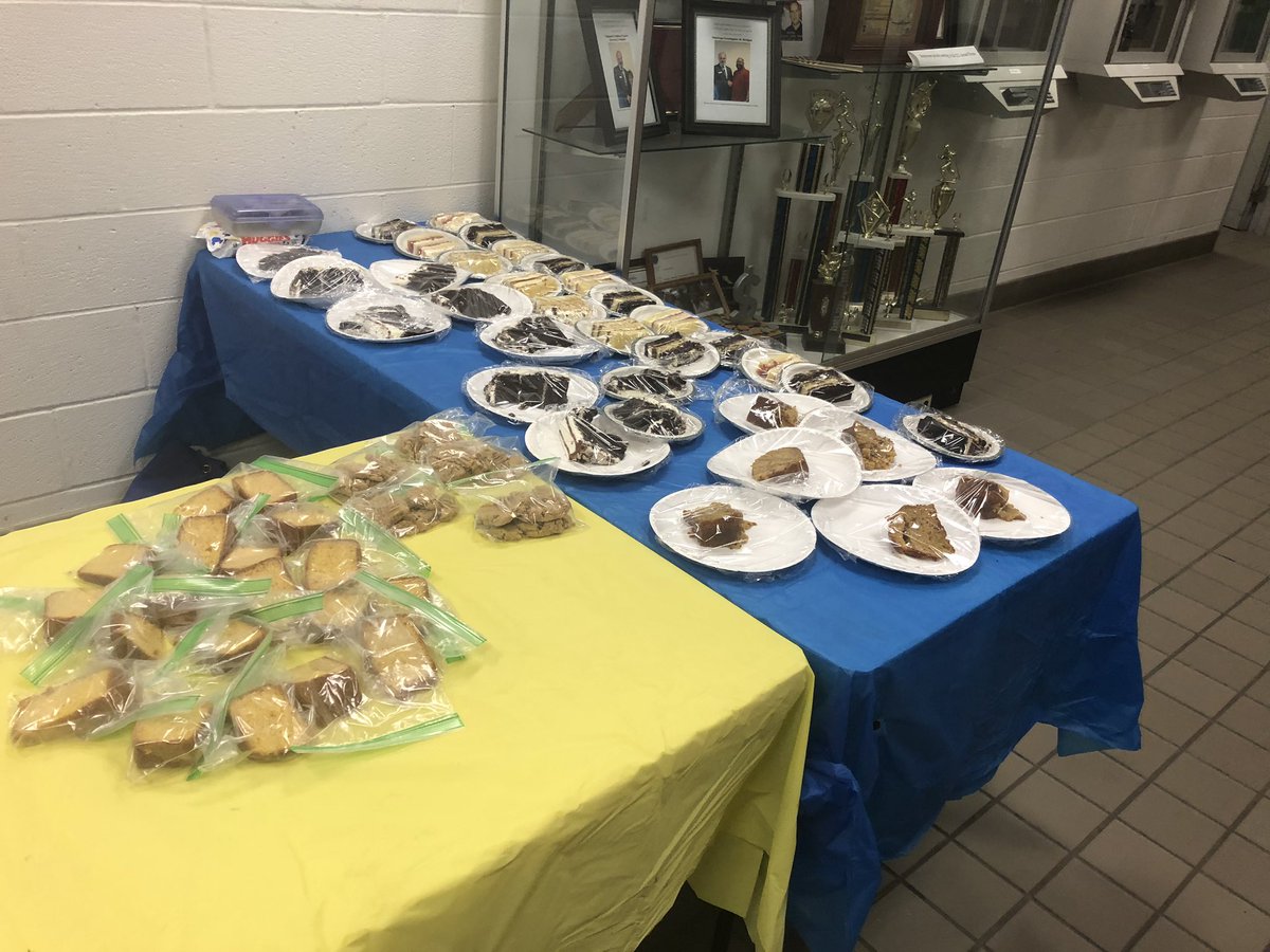 Stephenson_G4's tweet photo. Harvest Gathering is in full swing at Macomb Correctional Facility. @MDOCCFA @RobertLeduc12 @karensolgot1 @MRFSgambati @IamKLIMO @SteeceKris https://t.co/qaJl1AK40i