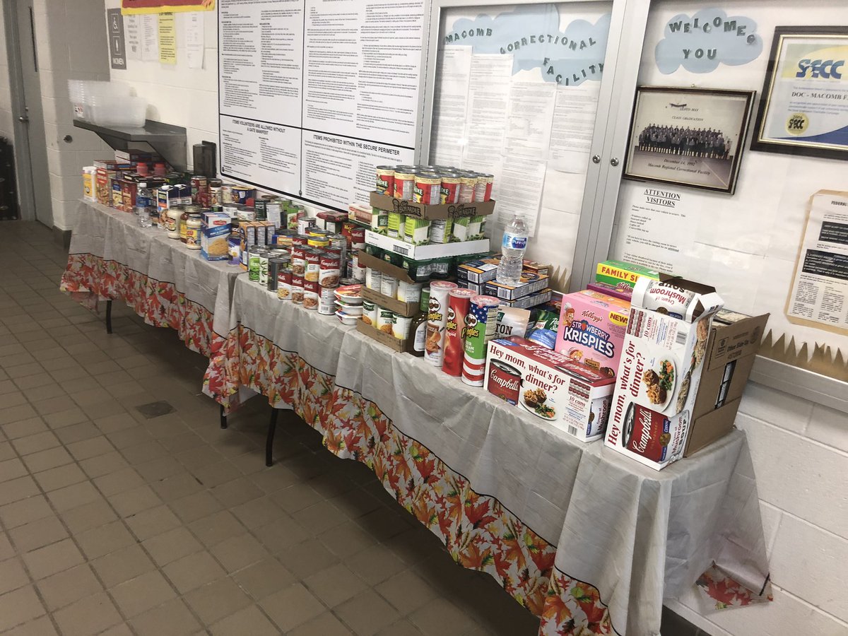 Stephenson_G4's tweet photo. Harvest Gathering is in full swing at Macomb Correctional Facility. @MDOCCFA @RobertLeduc12 @karensolgot1 @MRFSgambati @IamKLIMO @SteeceKris https://t.co/qaJl1AK40i