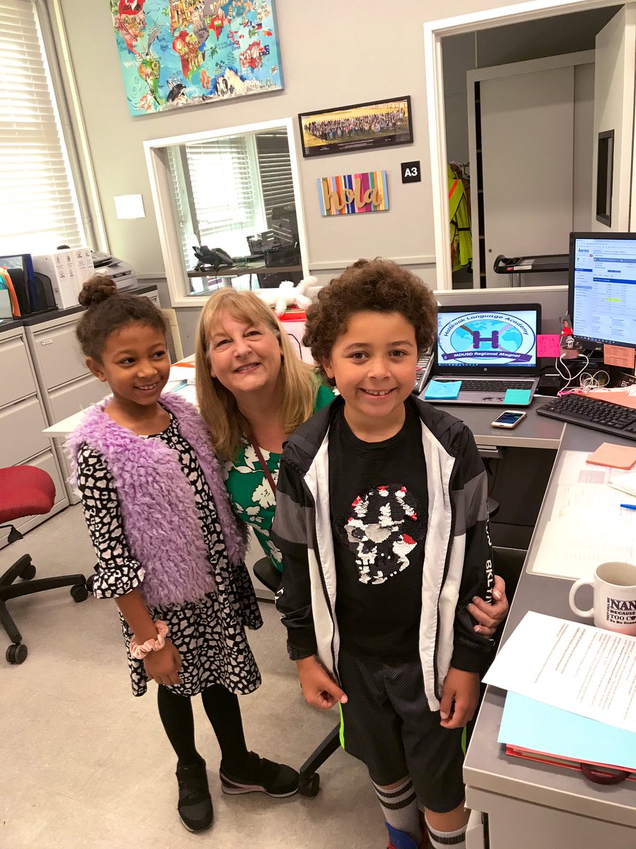 HolbrookMDUSD's tweet image. Morning announcements in Czech this week with Dominic and Sofia. #learningnewlanguages @OfficeHola