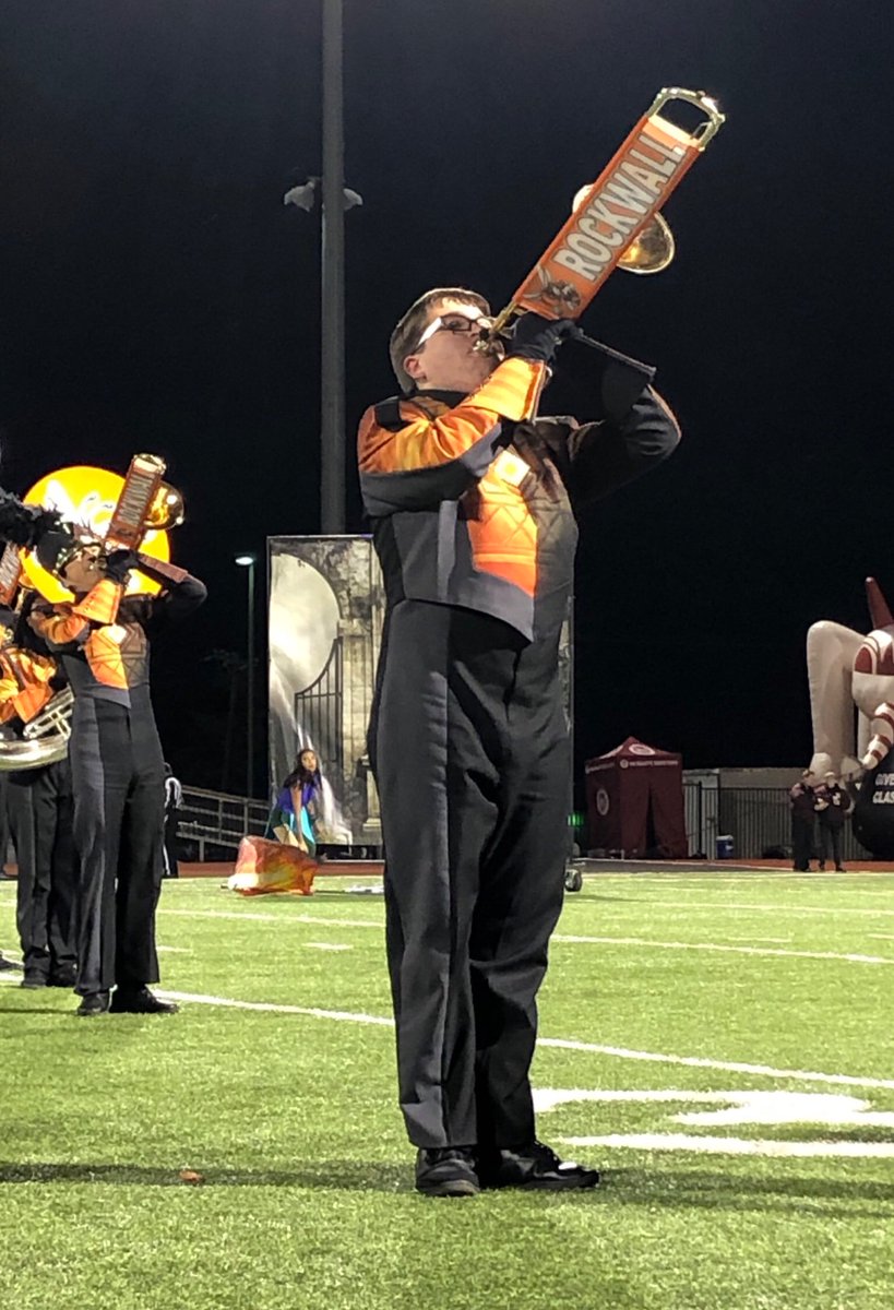 bailey327's tweet photo. So proud of our OWB senior, Jake! Enjoyed seeing the show performed one last time on senior night! #WeLovetheOWB #bandfamilyforever #jfnd #orangewavepride https://t.co/oBIz6pY2mn