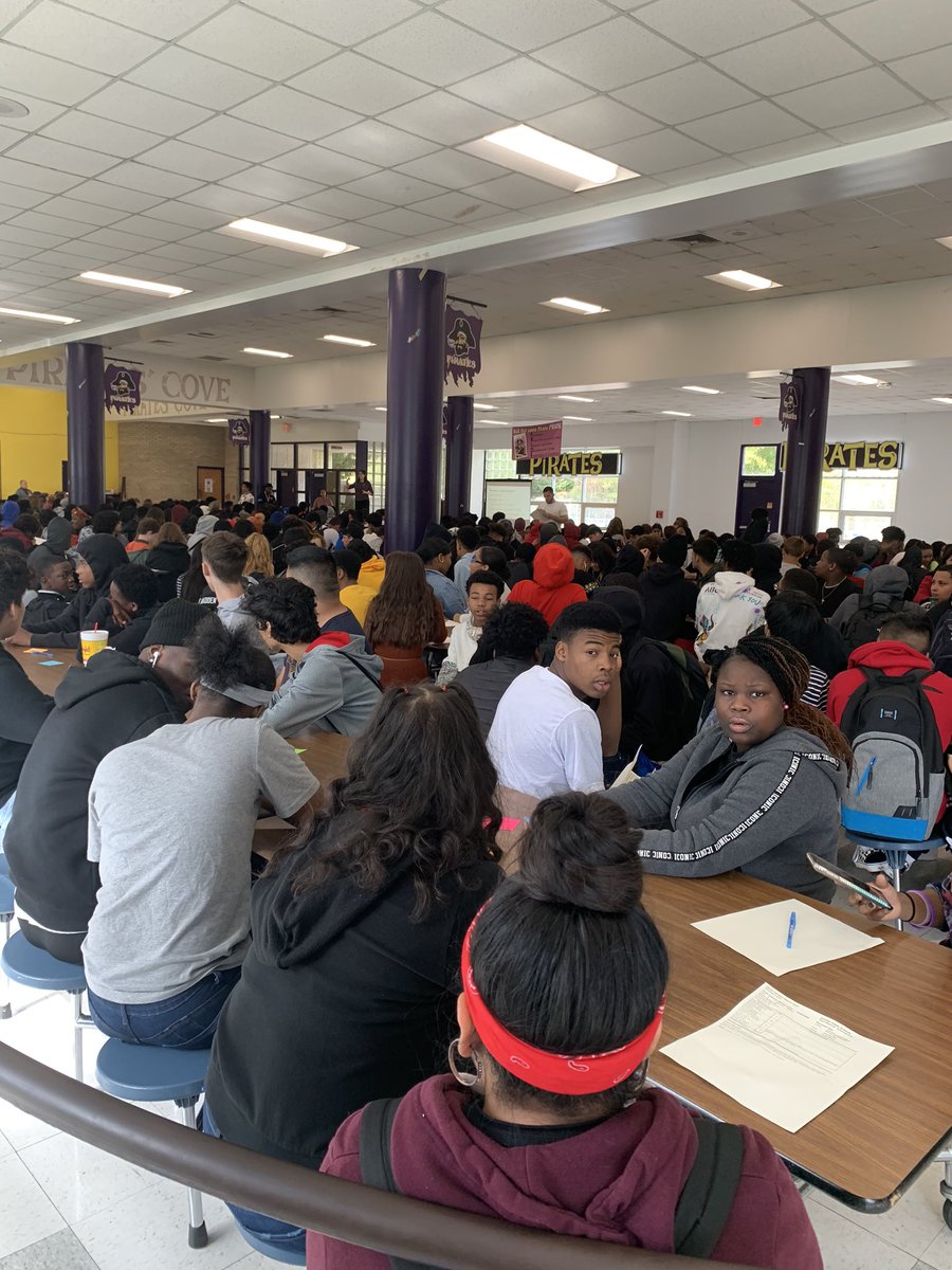 RiversideDPSNC's tweet photo. #ItsAGreatDayToBeAPirate here at Riverside High School! 💜 500+ freshmen came together to reflect on first quarter. 🤔🧐🤨 The #RHSClassof2023 are #GoalGetters 💪🏽🏴‍☠️ #PirateStrong #SetGoalsMeetGoals https://t.co/ZSAVqsqu7g