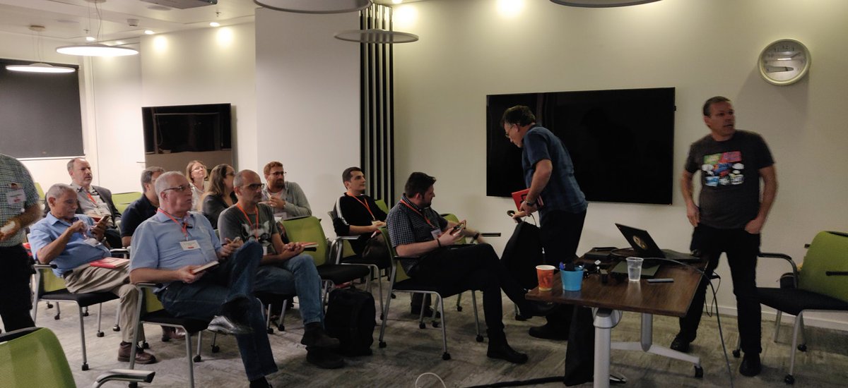 Interesting speak about Constraint Optimization by <a href="/DBoriented/">Oren Nakdimon</a> at #iloug <a href="/iloug_org/">ilOUG Israel</a>