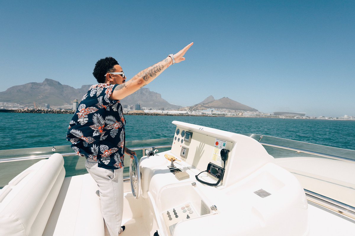 akaworldwide's tweet photo. NOBODY go’ shake my CONFIDENCE https://t.co/PZSjzawYvc