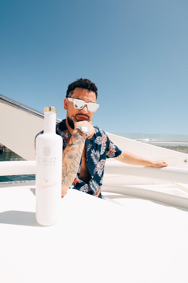 akaworldwide's tweet photo. NOBODY go’ shake my CONFIDENCE https://t.co/PZSjzawYvc