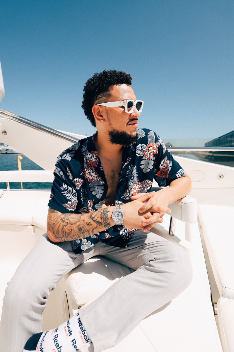 akaworldwide's tweet photo. NOBODY go’ shake my CONFIDENCE https://t.co/PZSjzawYvc
