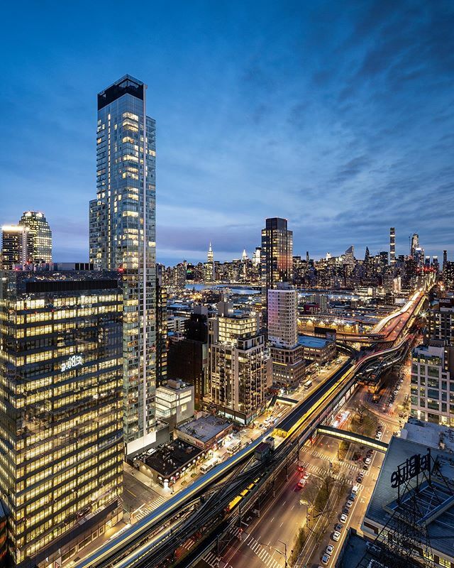 alex_severin's tweet photo. Tower28 #towering in Long Island City. 
Designed by Hill West Architects. 
#lic #queens #queensborobridge #architecture #design #tallbuilding #residential #tower #highrise #architecturalphotography @hillwestarchitects https://t.co/CY5Uyz978L