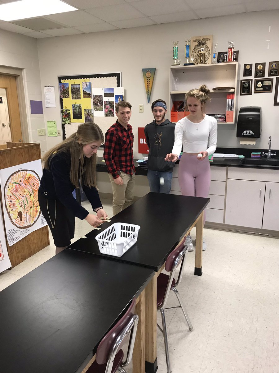 LVanegtern's tweet photo. Yesterday, the Wisconsin FFA Section 10 Officer came and visited my classes. Michelle worked with my students to develop leadership skills and realize the opportunities to utilize classroom knowledge in FFA activities. #DodgelandProud #DodgelandFFA #WIFFA https://t.co/ZcwDx7CpJT