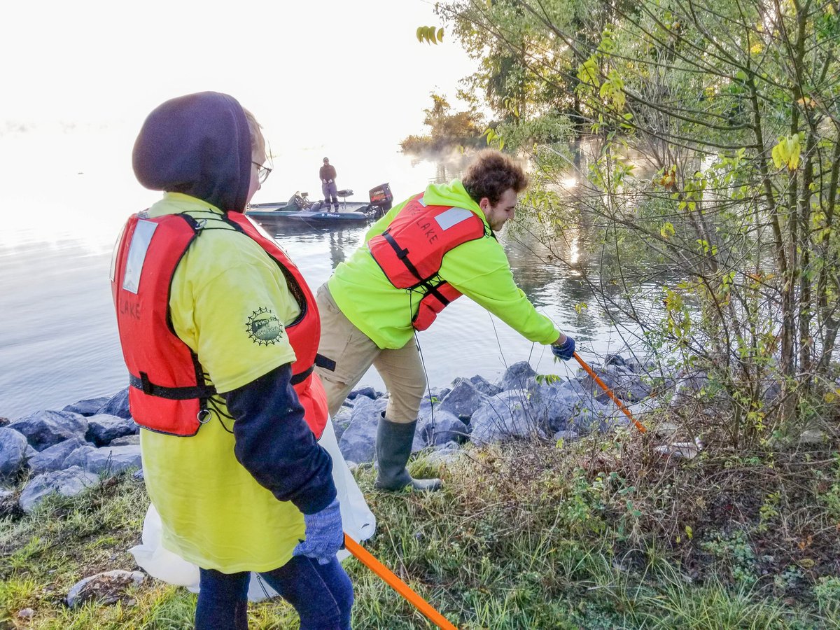 wccdothan's tweet photo. Wallace Community College - Eufaula students participated in Clean Home Alabama at Old Creek Town Park landing and collected 14 bags of trash. Thank you to everyone who participated! #CleanHomeAL https://t.co/nK6y8gMzdn