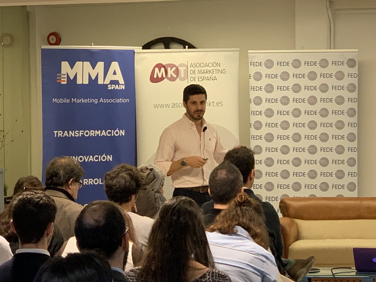 Gameloft_Spain's tweet photo. "El punto clave de la creatividad mobile está en desarrollar contenidos exclusivos, interactivos, capaces de generar un alto engagement en nuestros usuarios."
Antonio Ferrer Advertising Sales Manager en @Gameloft_Spain
#Gameloft_Spain #MobileCreativity #branding https://t.co/K1d8NEjmOt