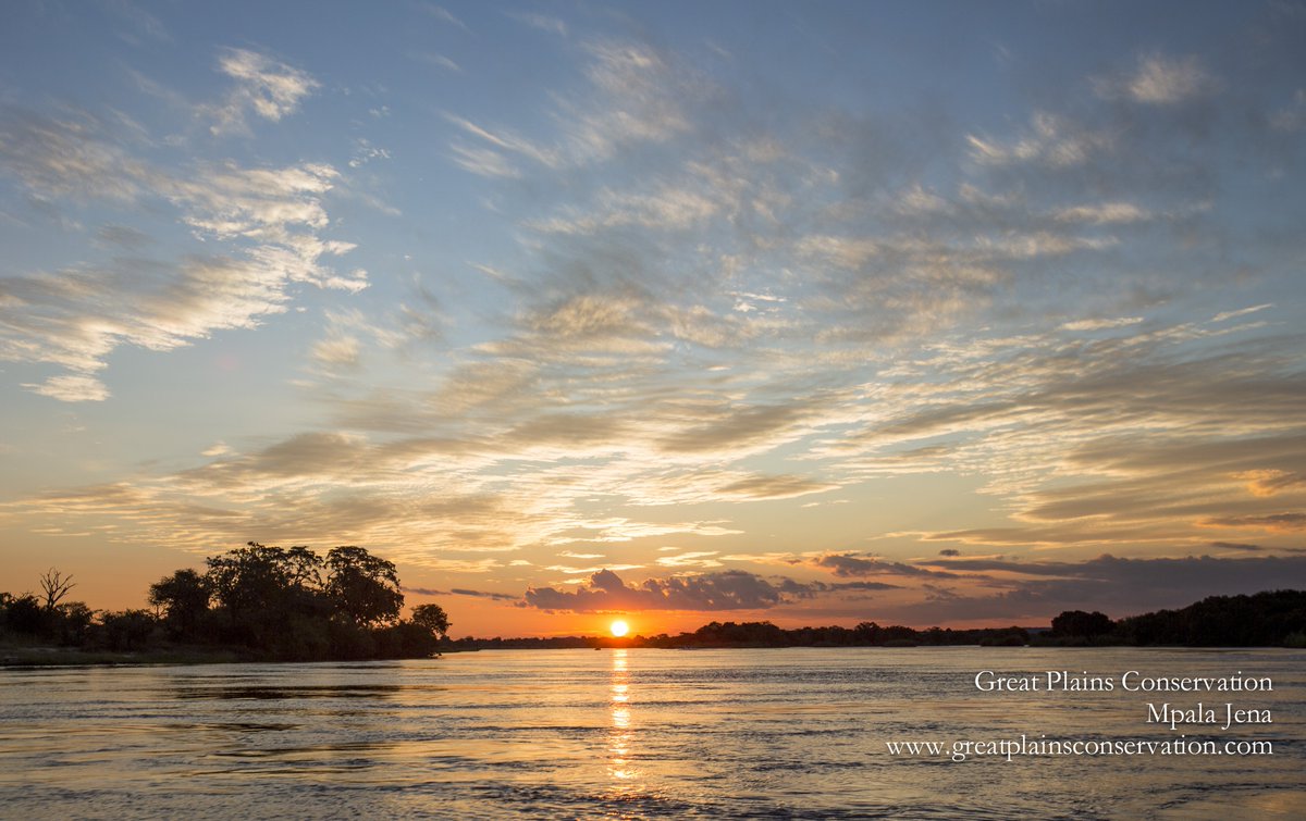 GreatPlainsCons's tweet photo. It's paradise out on the Zambezi...

#Zimbabwe #MpalaJena #Zambezi #SapiReserve #Zimbabwesunsets #photographicsafari #safari #sundownertime #tripofalifetime https://t.co/X12IAkl6Sy