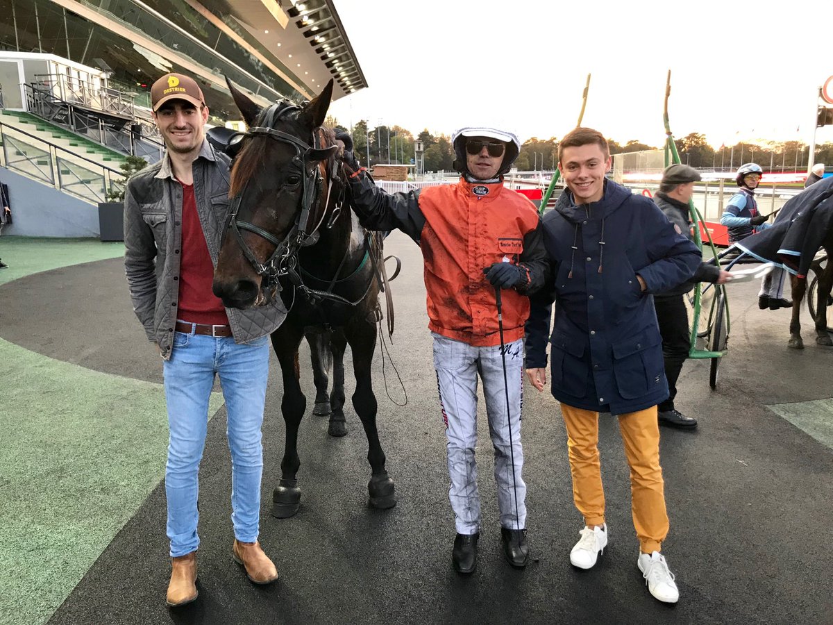EcurieTurfcom's tweet photo. ⭐️Émir Pettevinière⭐️ termine très bon 2ème à Vincennes avec Matthieu Abrivard 👍👋 https://t.co/Yn5edjXL65