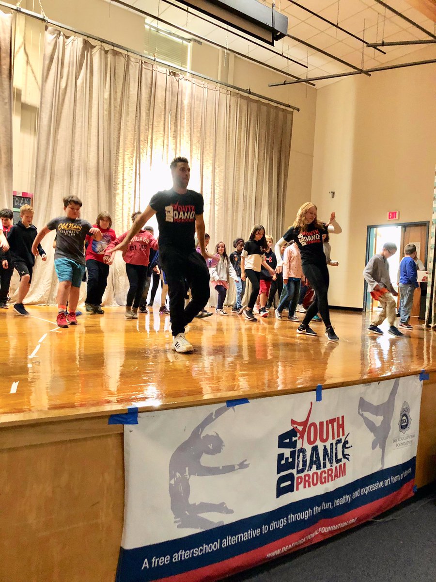 DEAEdFoundation's tweet photo. Rainbow Tribe @rtribedance kicking off another year of our DEA Youth Dance Program at Nathaniel H. Wixon school in S. Dennis, MA! We are excited to get started! #deaydp #afterschoolprogram #prevention #dance https://t.co/rHD6d6zUbr