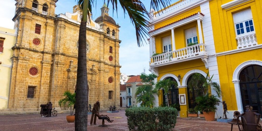 SAYIT_Travel's tweet photo. Our Destination Of The Day is Colombia. Nestled between the Pacific Ocean and the Caribbean Sea, Colombia has a fantastic climate, plenty of natural scenic beauty and vibrant towns &amp; cities.
Colombia awaits 👉 https://t.co/oAFBG2ihUi https://t.co/gQ5n2S2RfS