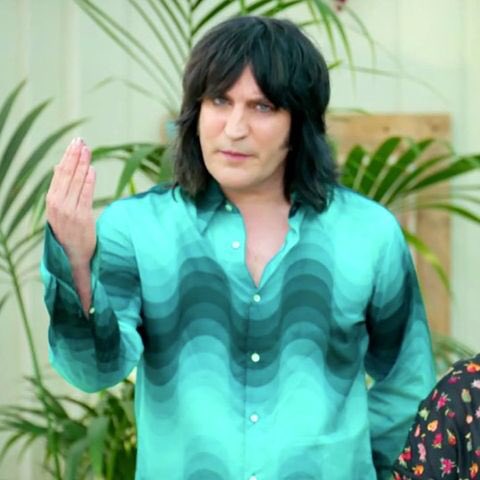 CamiLynnGrace's tweet photo. I need everyone to know that I just discovered that Noel Fielding is Old Gregg. https://t.co/Knx6cYGfWd