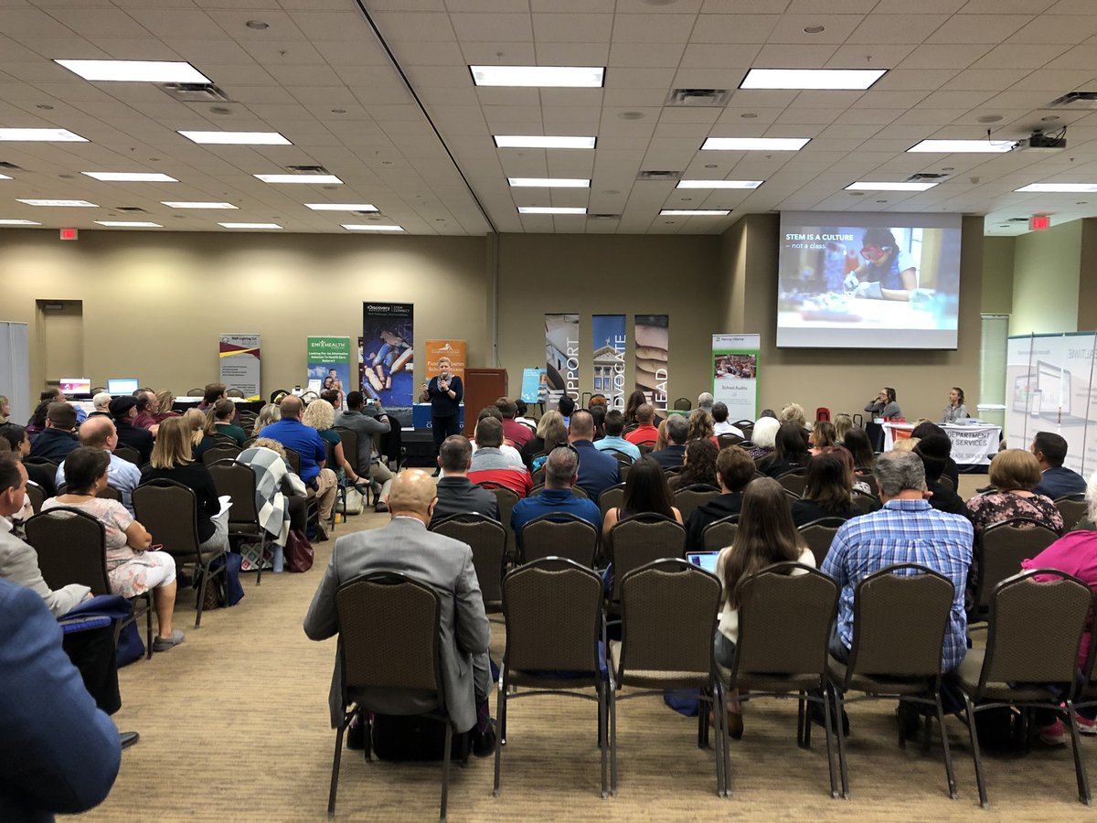 phillip_mikula's tweet photo. Let’s talk STEM @AZCharterSchool #biztechsummit with @stemboss - as Dr. Moss shares the importance of influencing the future of ALL students by re-shaping K-12 teaching and learning.  @waberd @robdad5 #DESTEM @DiscoveryEd https://t.co/osbPOVlAY6