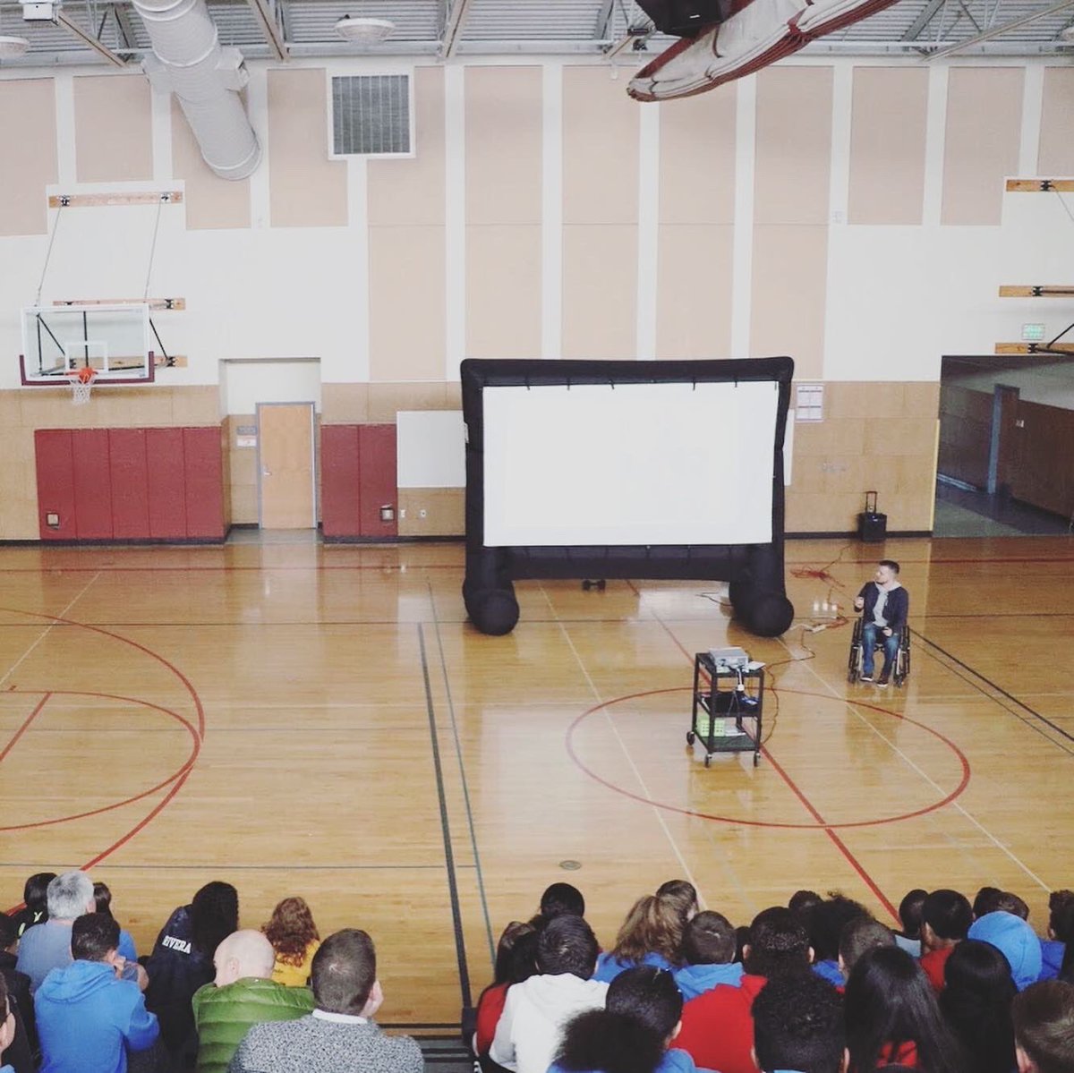 10and90's tweet photo. Had the great opportunity last week to speak at @SpanawayMS. After I spoke, there was a group of 25-30 students waiting to speak with me and share their own personal story. It’s so amazing to see these young minds willing to be so open and vulnerable with me. Thank you! #10and90 https://t.co/UyD0iYklDc