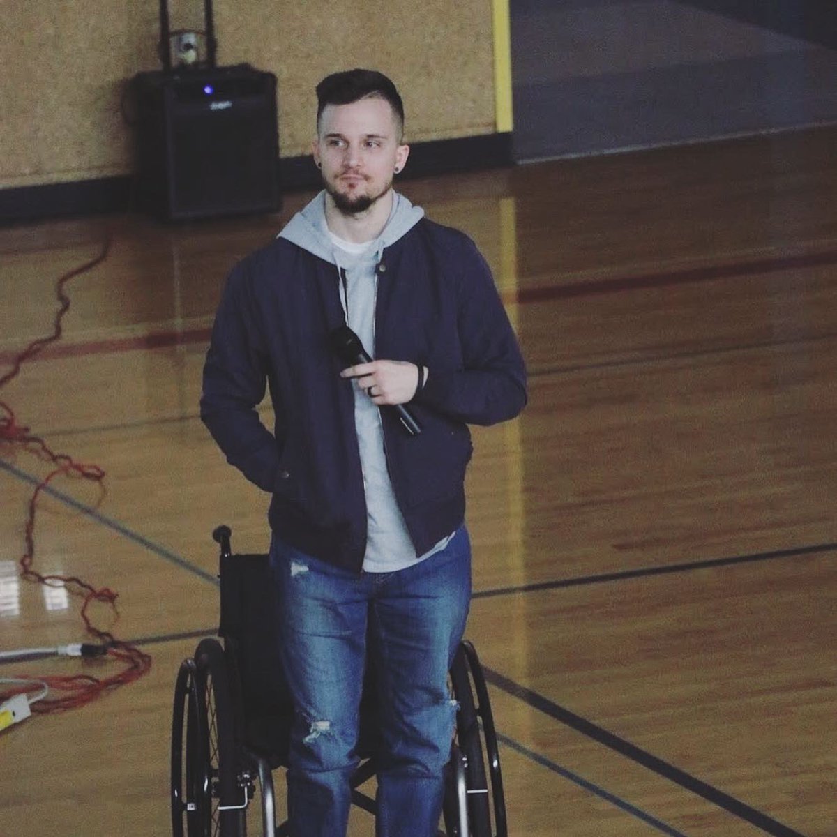 Had the great opportunity last week to speak at <a href="/SpanawayMS/">SpanawayMiddleSchool</a>. After I spoke, there was a group of 25-30 students waiting to speak with me and share their own personal story. It’s so amazing to see these young minds willing to be so open and vulnerable with me. Thank you! #10and90