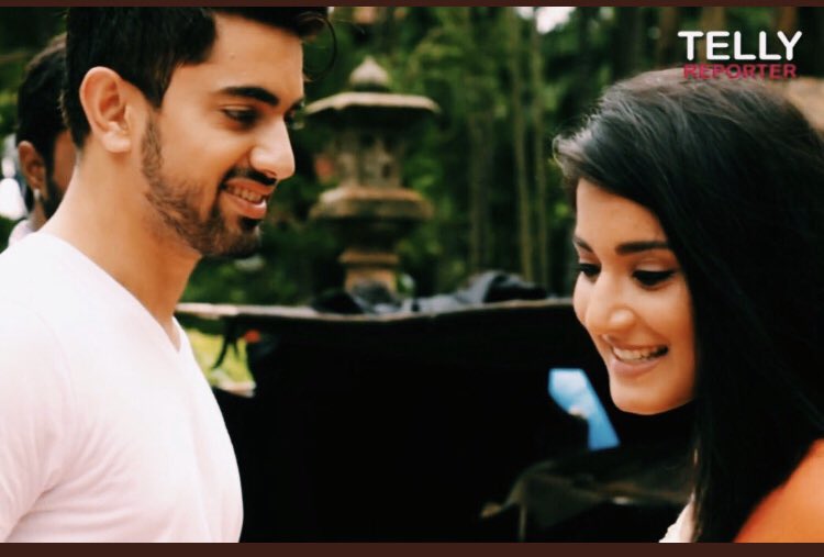 MandadiSruthi's tweet photo. Jab bhagwaan ki marzi ho toh cheezon mein logic nahi magic hothi hein 🌚🌚😂😂😂 
#AdiZa #AvNeil #Naamkarann #ZainImam #AditiRathore https://t.co/X1xOv55RyF