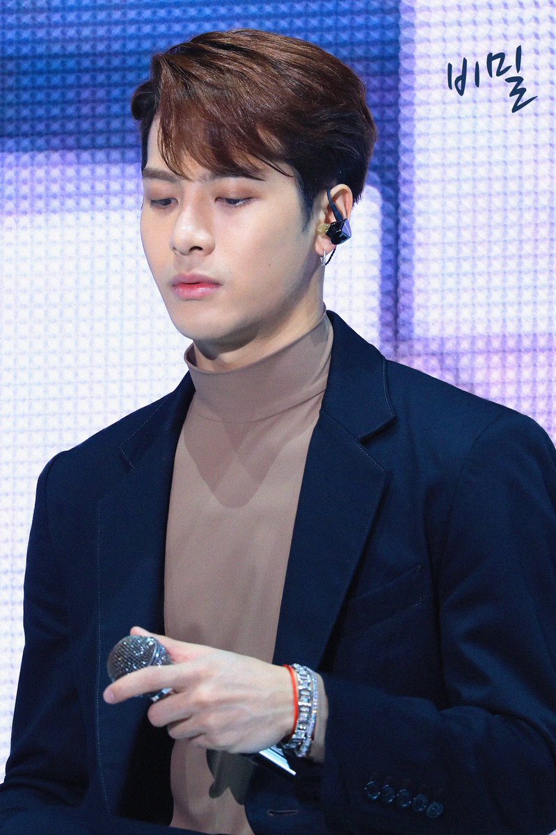 191104 우린 지금 Thursday
채우고 싶어 너의 Weekend🖤

#GOT7 #JACKSONWANG
#갓세븐 #잭슨 
#GOT7_YouCallingMyName 
#GOT7_니가부르는나의이름