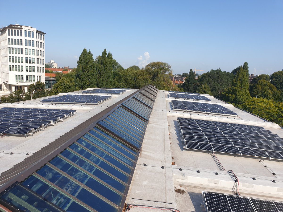 Zélfs mogelijkheden bij een monument??? Ja!
Ook de prachtige Apollohal <a href="/AmsterdamNL/">Gemeente Amsterdam</a> wekt nu zonne-energie op! bit.ly/2CeOXg7 #Rijksmonument #zonnig <a href="/Duurzaam020/">Duurzaam020</a> <a href="/RVO_Duurzaam/">RVO Duurzaam</a> <a href="/urgenda/">@urgenda.bsky.social</a>