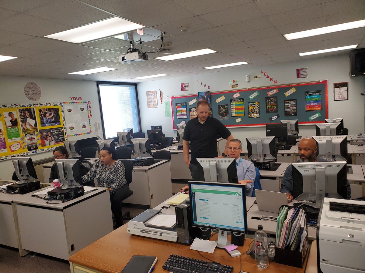 HStovall_CTE's tweet photo. Providing support to Business Ed Teachers with Certiport and District Tech Team @TKoutavas_D227 to increase student  credentialing opportunities @stephenb1911 @BonomoJeff @Iyunah 
#RichinStudentSuccess
#StudentCertification
#CTE https://t.co/CWsPO1sb38