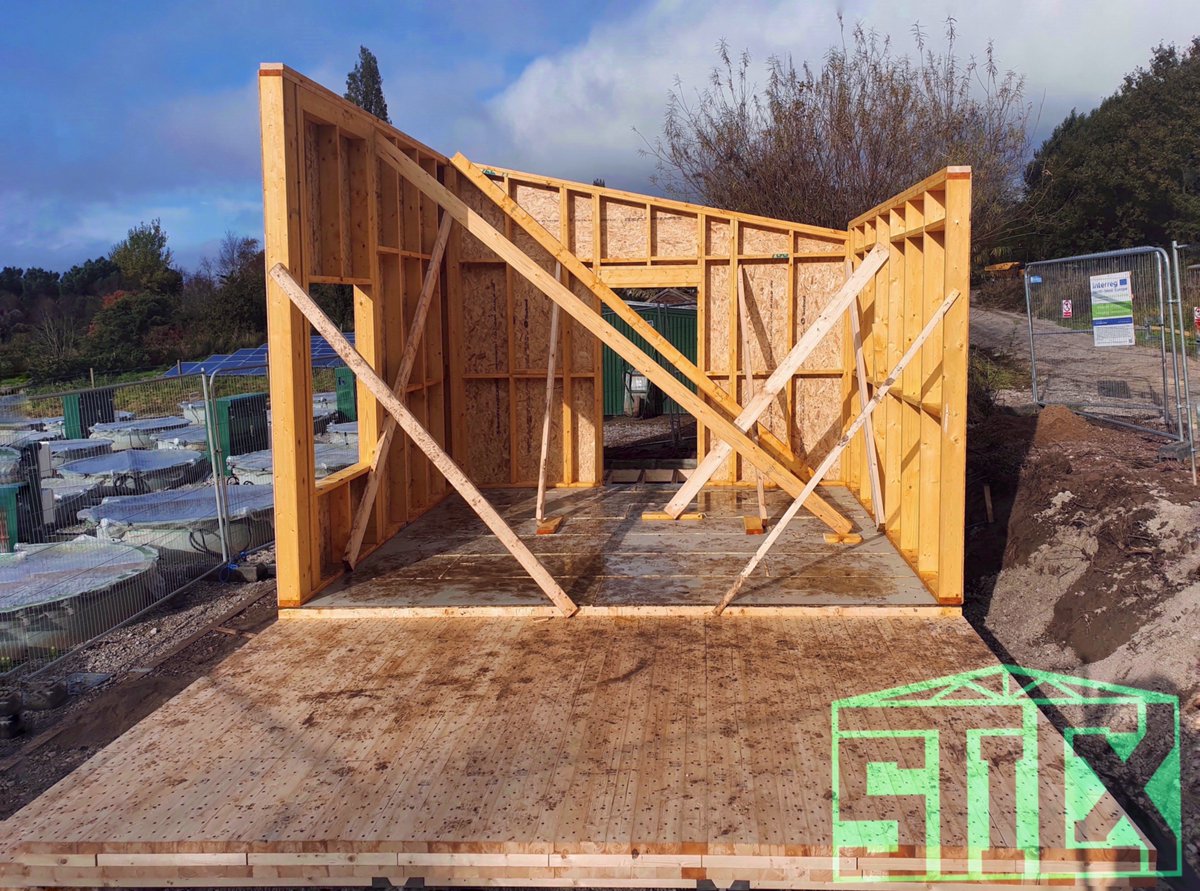 SticxLtd's tweet photo. We are currently working alongside the @LivUni and @AFTBuildings to explore and exhibit new adhesive-free engineered wood products to create a sustainable manufactured project. @INTERREG_NWE #adhesivefreetimberbuildings #timber #sustainable https://t.co/MKwuWcXnXA