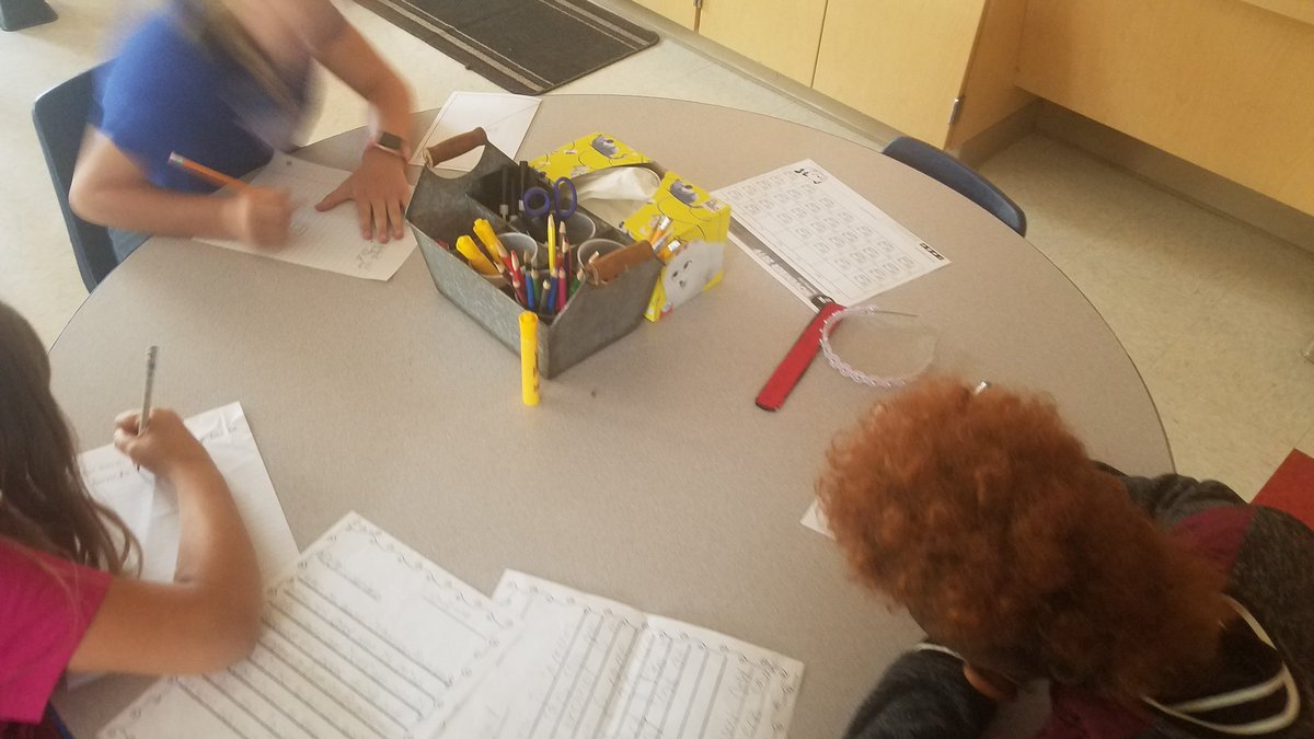 teachingNrm209's tweet photo. We got pen pal letters, its like Christmas morning in here
#thinkbiglisd @LampasasTCE @LampasasISD https://t.co/gLbO3m3Xao