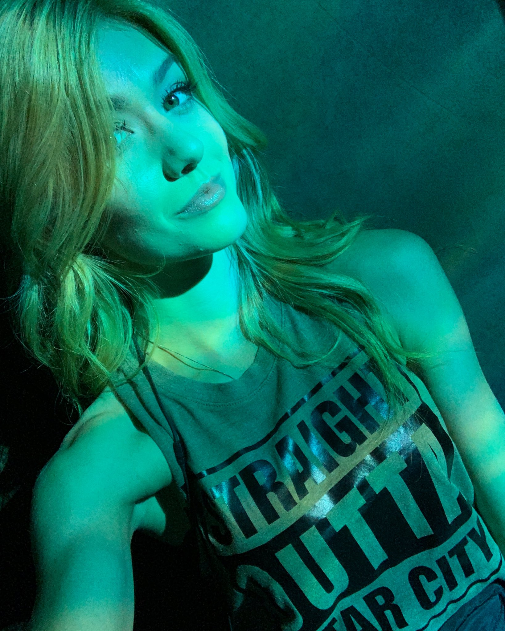 EIn6axSVUAUec_m?format=jpg&name=4096x409