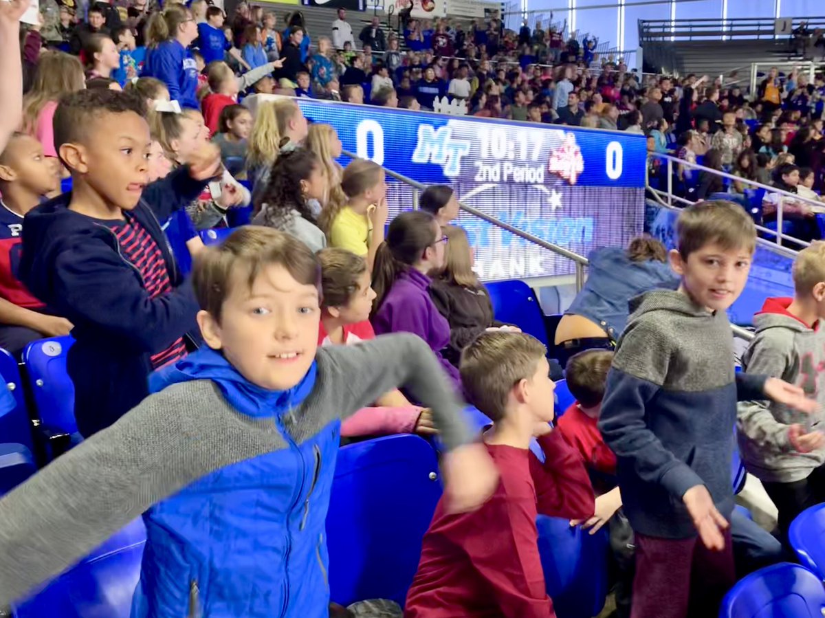 holt_RHS_MathIn's tweet image. Go Blue Raiders! 5th grade field trip fun!! @LES_Panthers