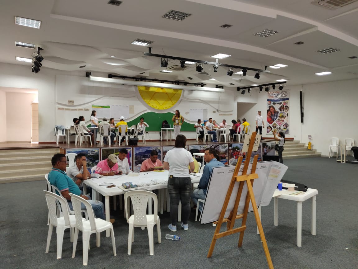 El Grupo de Investigación @grupogemma  realiza taller con la <a href="/UPMEOficial/">Unidad de Planeación Minero Energética - UPME</a> para definir estrategias de desarrollo local participativo, que incentiven el beneficio de los territorios con proyectos mineros a través de alianzas estratégicas".