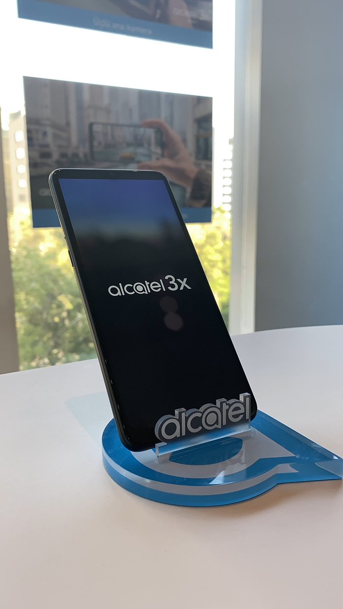 TekPulseTV's tweet photo. Llega a México #alcatel3x Un smartphone de gama media con triple cámara de 16, 8 y 5 MP con inteligencia artificial, pantalla de 6.5” en full view, 64 /128 Gb de almacenamiento y 4 / 6 Gb en RAM. Costo: $3,999 y estará disponible desde esta semana. https://t.co/2pM45JGBne